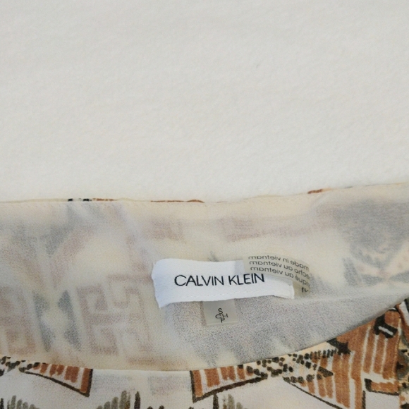 Calvin Klein. Bohemian Patterned Blouse. 100% Polyester - Picture 6 of 7
